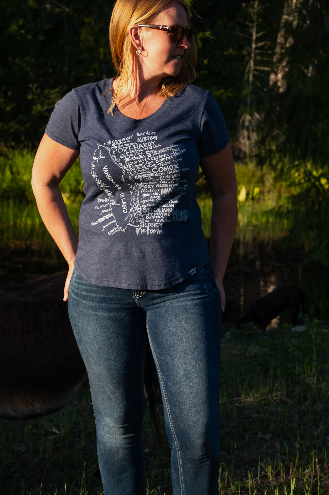 Kindred Coast: Woman's Van Isle Heather Navy